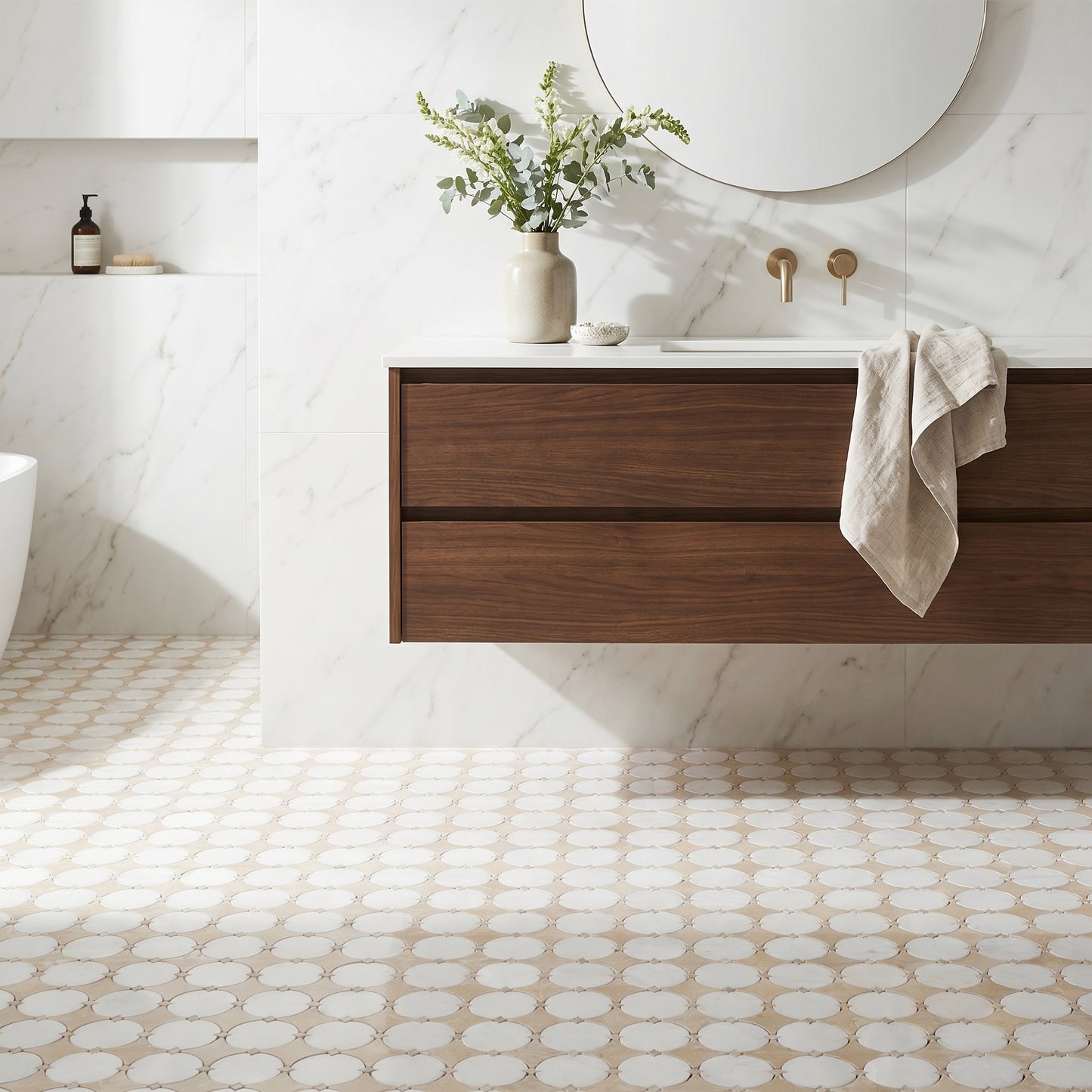 Stars Crema Marfil and Thassos marble mosaic - bathroom floor
