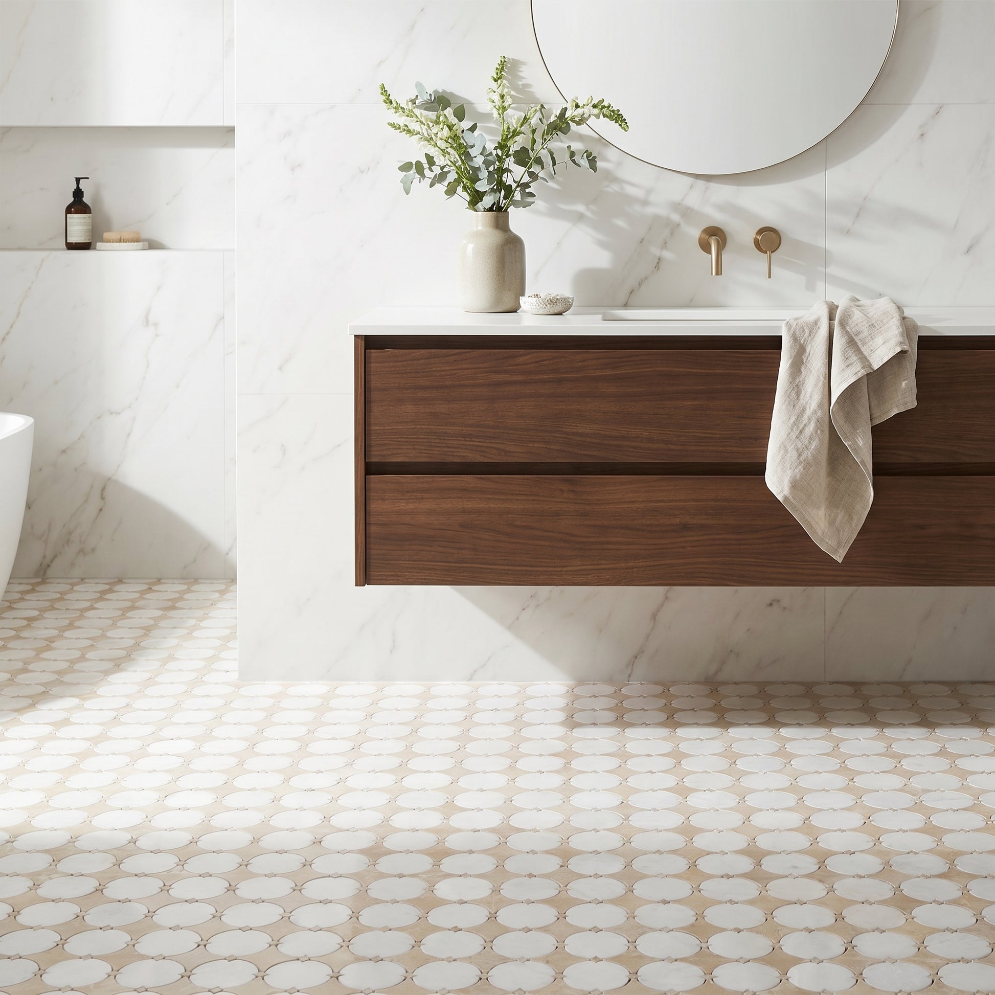 Stars Crema Marfil and Thassos marble mosaic - bathroom floor